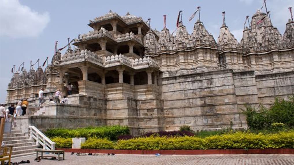 Explore Dilwara Temples-4